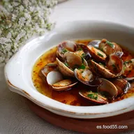 Coquinas al Ajillo: Sabor Marino Intenso